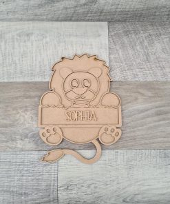 Lion with name plaque DL