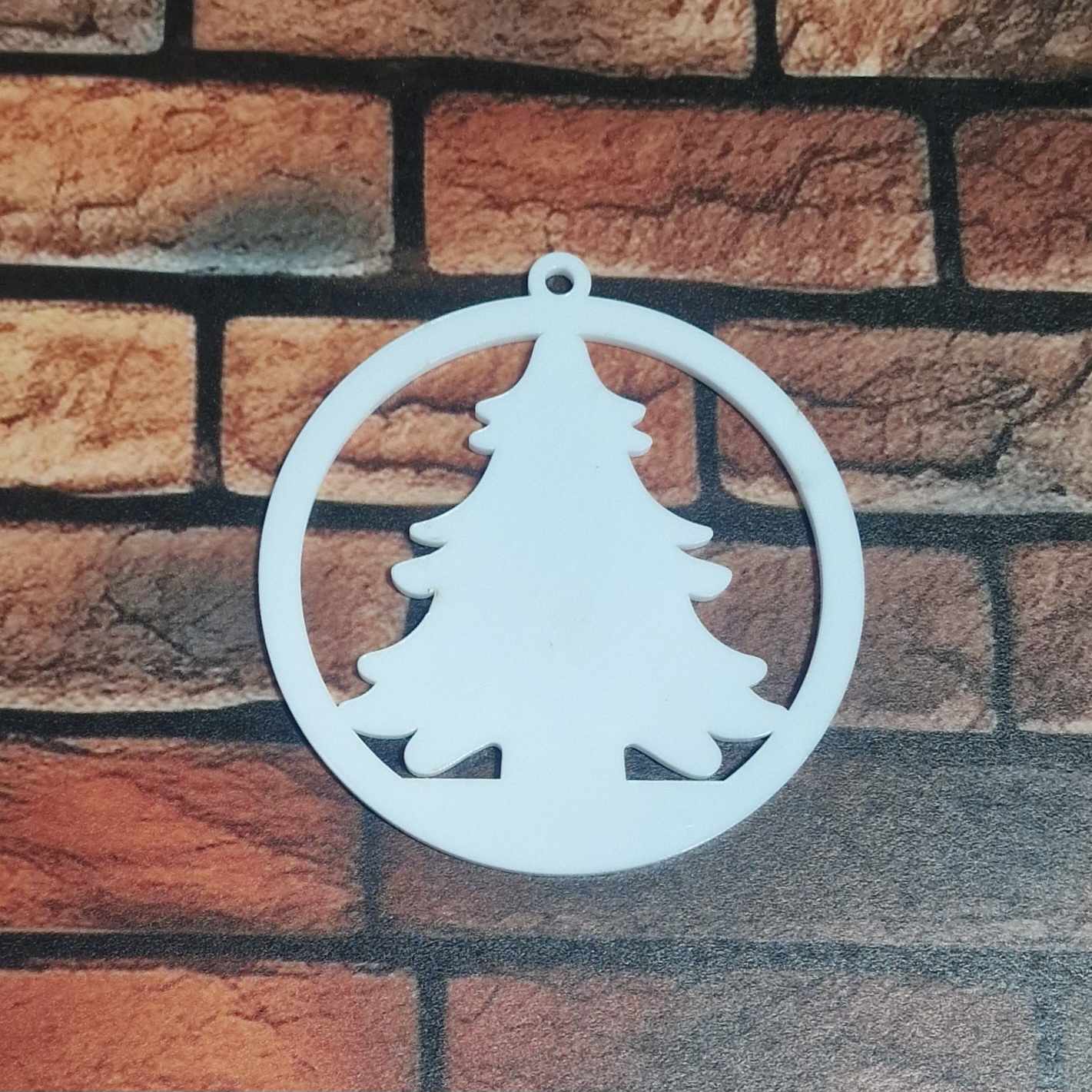 Tree in circle bauble