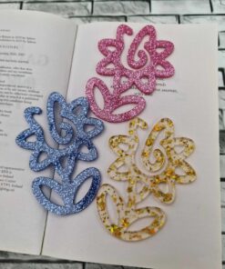 Alternative view of Paperclip flower bookmark