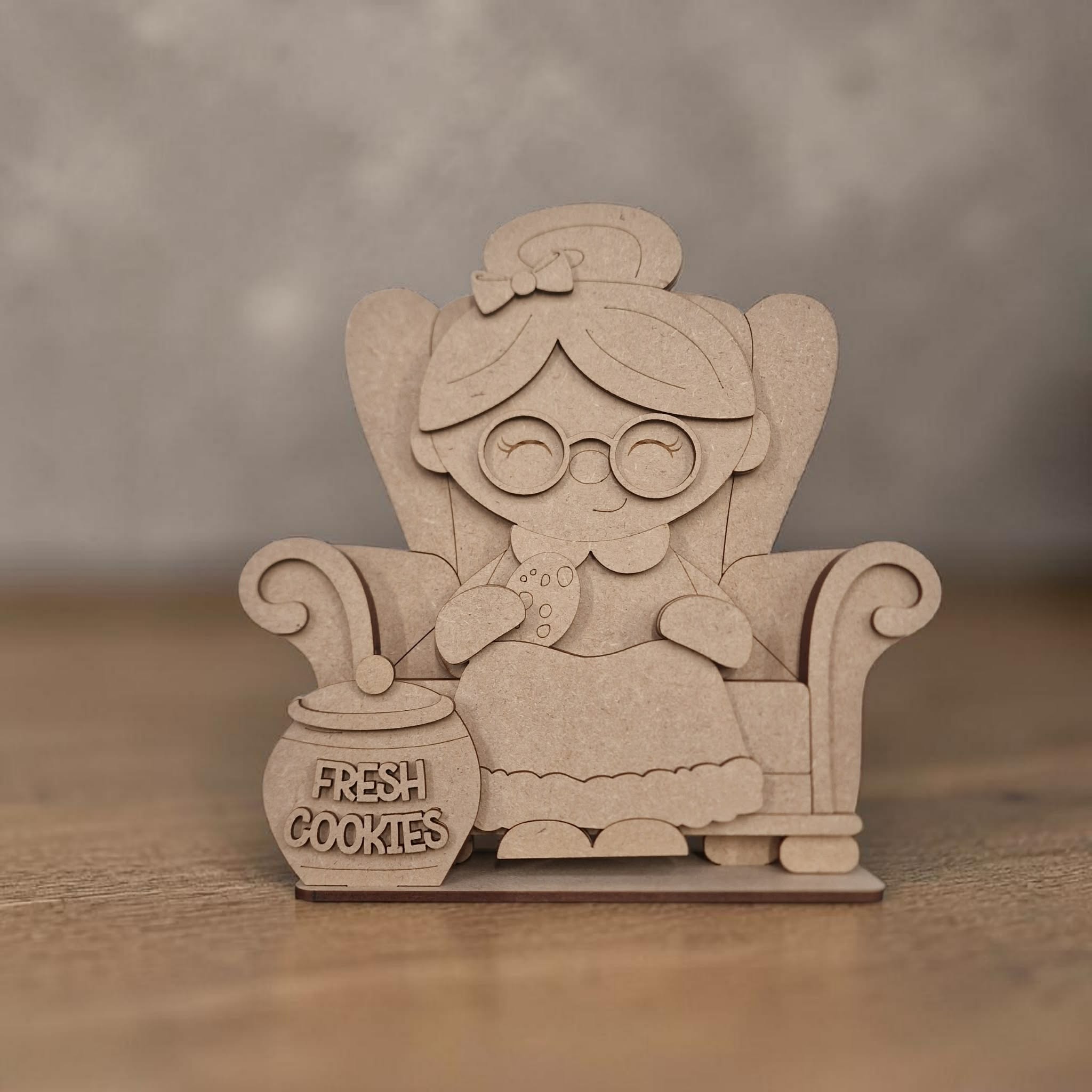 Mrs Claus shelf sitter with optional sofa - Image 2