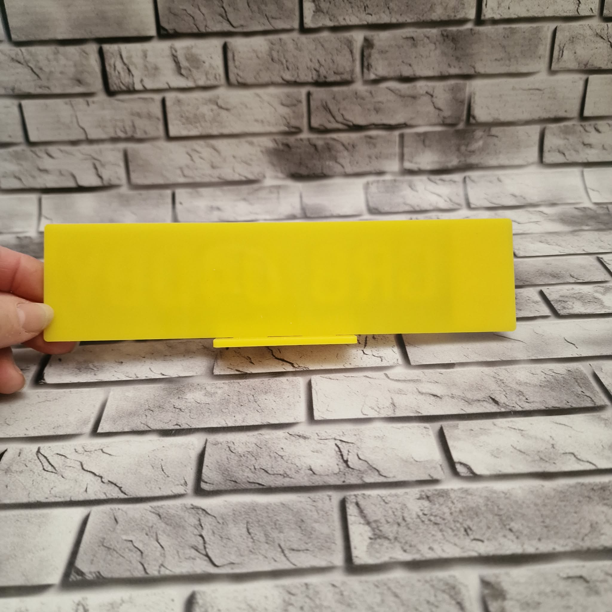 20cm reg plaque on base, 6cm tall