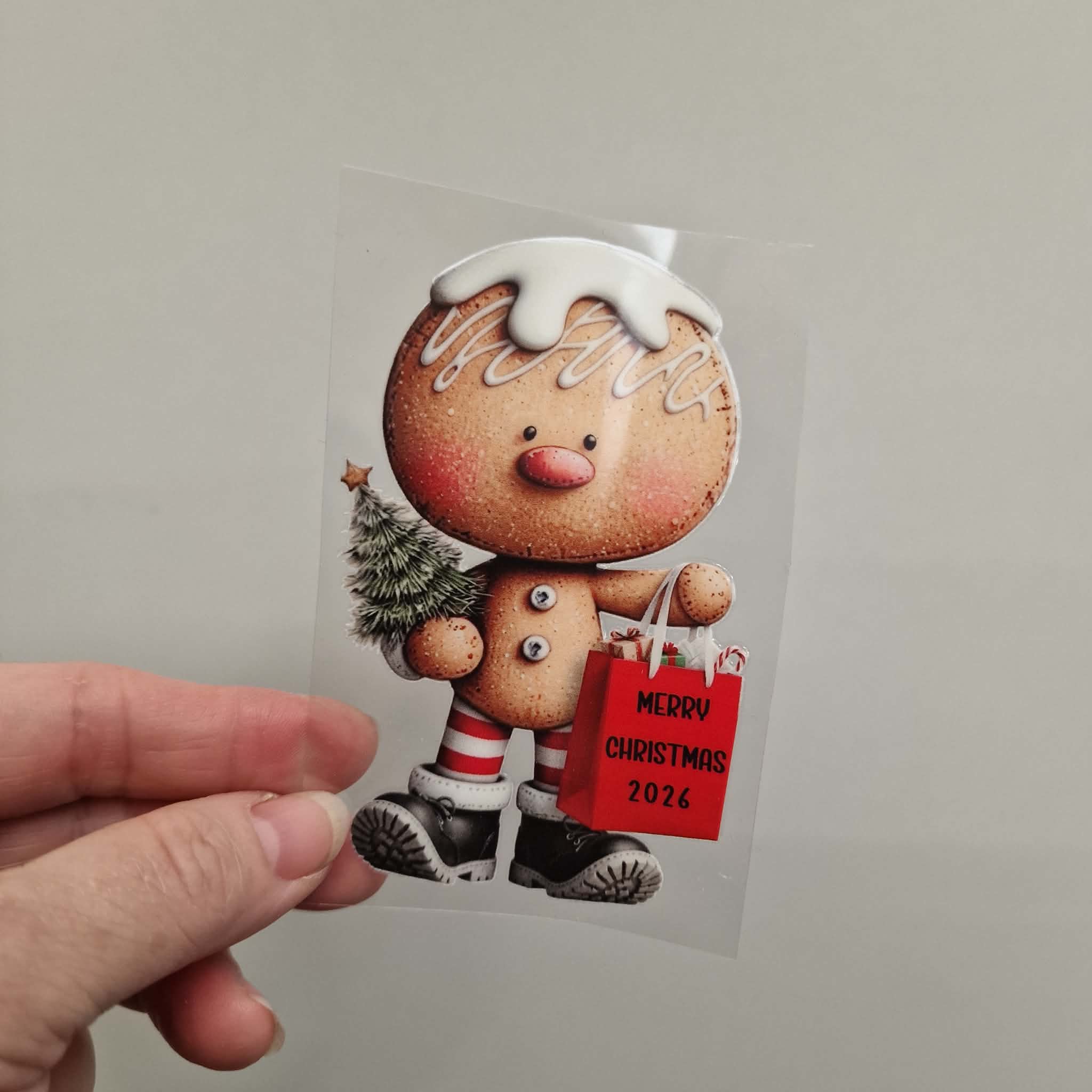 UV DTF – C 069 Gingerbread with gift bag decal 9cm - Image 3
