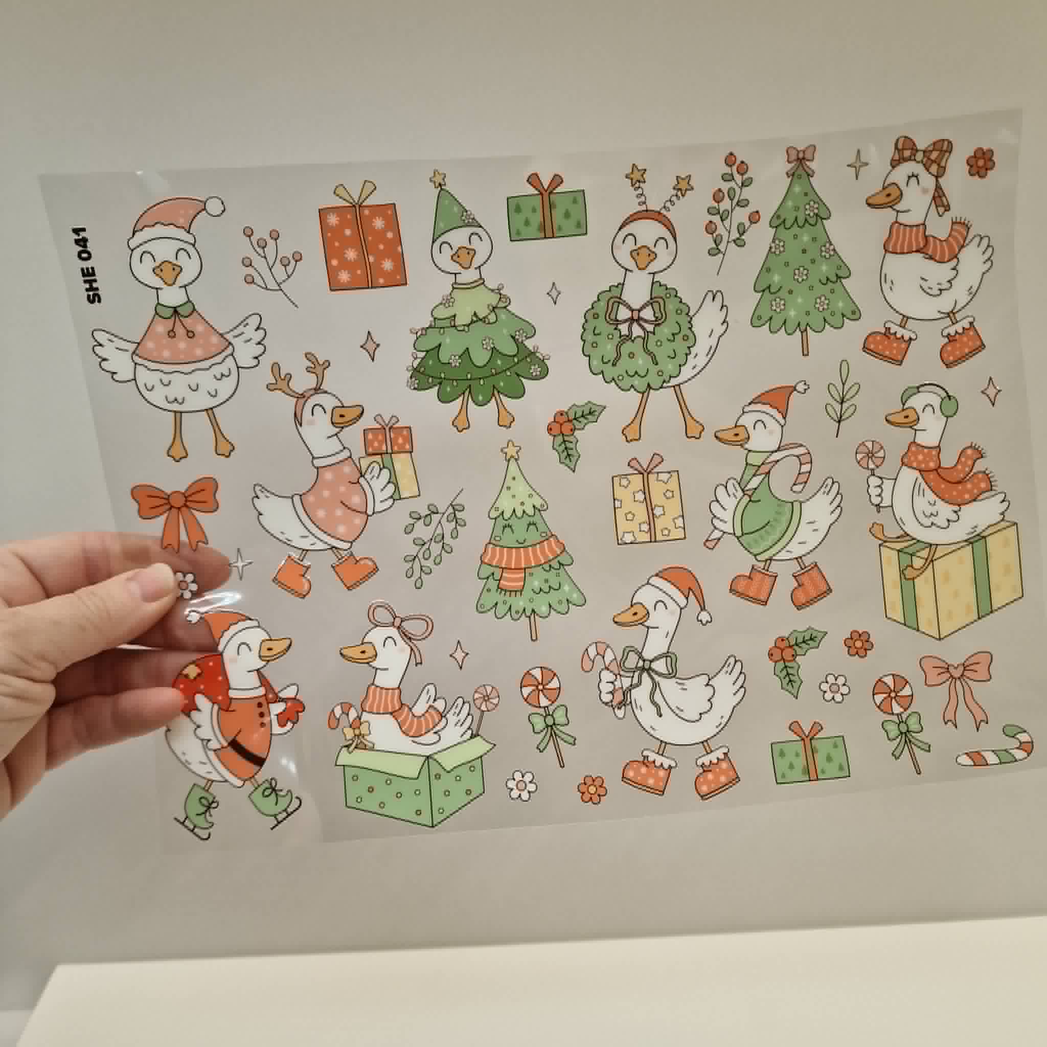 UV DTF – SHE 041 sheet of Christmas Geese